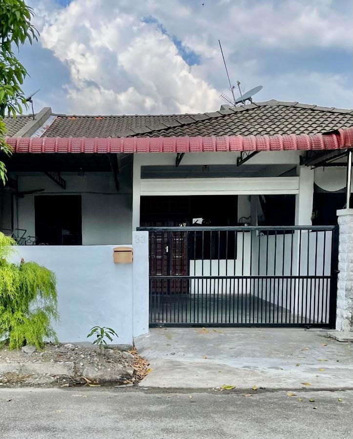 Entire 33 Cozy House • 3 Bedroom @ Alma Bukit Mertajam Zewnętrze zdjęcie